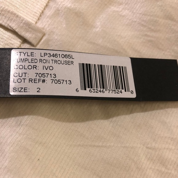 Elizabeth and James Women'  Ivory Ankle Pants NWT - Picture 5 of 7